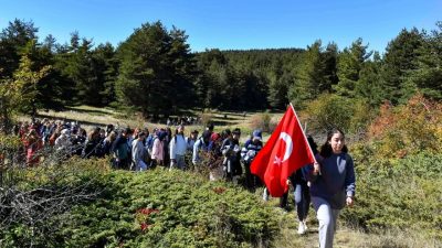 Ankara Büyükşehir Belediyesi, üniversite öğrencilerini Kızılcahamam’daki Işık Dağı ve Belpınar