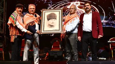 Antalya'da Muratpaşa Belediye Başkanı Ümit Uysal, Aksu'daki Yörük Şenliği'nde Yörük