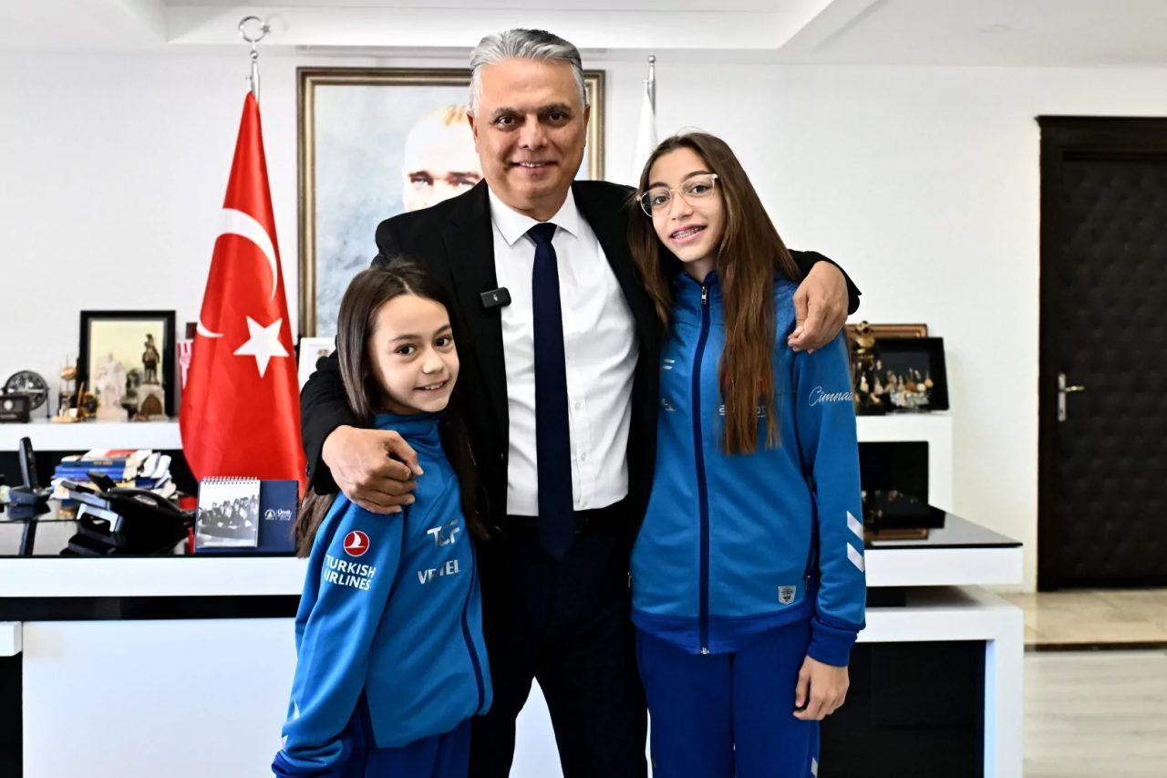 Antalya'da Muratpaşa Belediye Başkanı Ümit Uysal, 4. Ritmik Cimnastik Balkan
