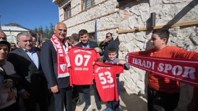Kültür ve Turizm Bakanı Mehmet Nuri Ersoy, Antalya’nın İbradı ilçesinde