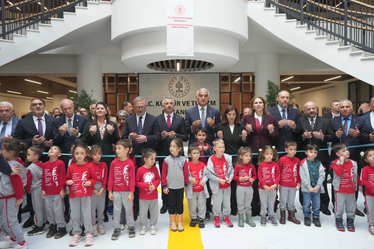 Kültür ve Turizm Bakanı Mehmet Nuri Ersoy, Edirne’de 8 bin