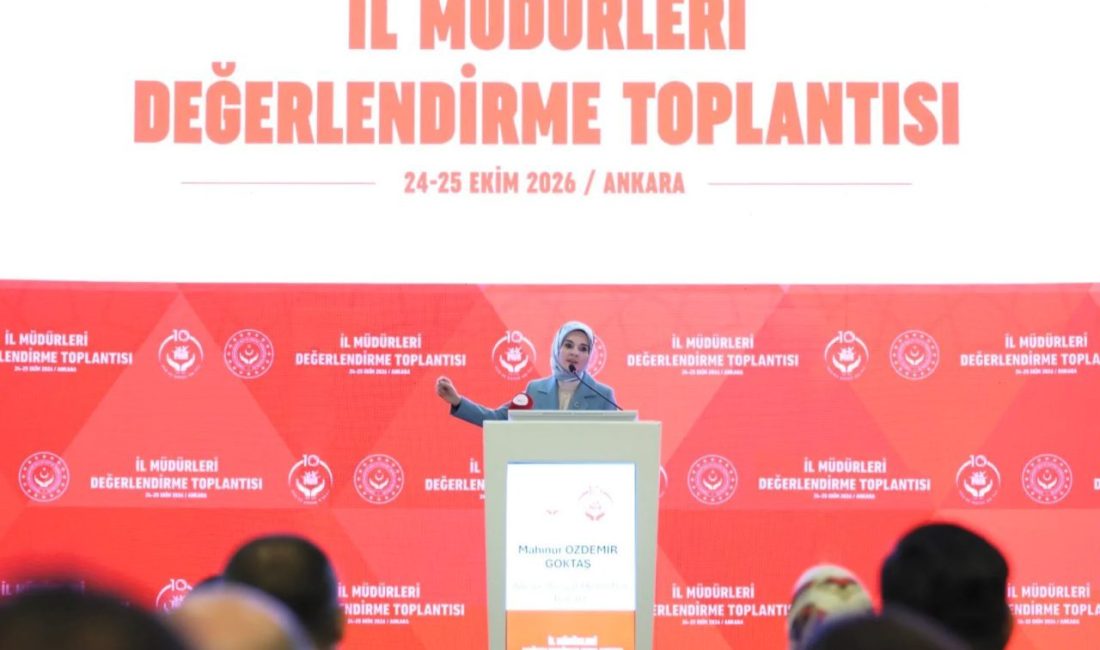 Aile ve Sosyal Hizmetler Bakanı Mahinur Özdemir Göktaş, çocuk, yaşlı