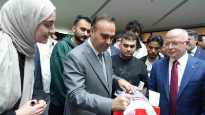 Bursa Teknik Üniversitesi’nin 2026-2027 Akademik Yılı Açılış Töreni’ne katılan Sanayi