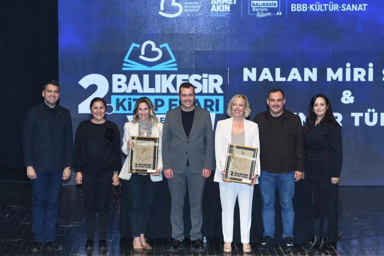 2. Balıkesir Kitap Fuarı, 9. gününde de on binlerce Balıkesirliyi