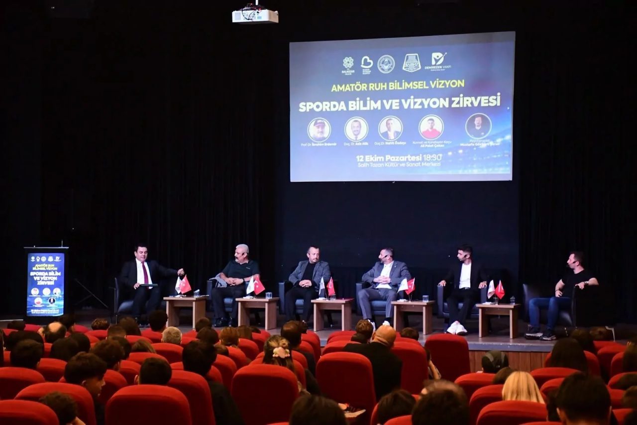 Balıkesir Büyükşehir Belediyesi’nin ev sahipliğinde Salih Tozan Kültür ve Sanat