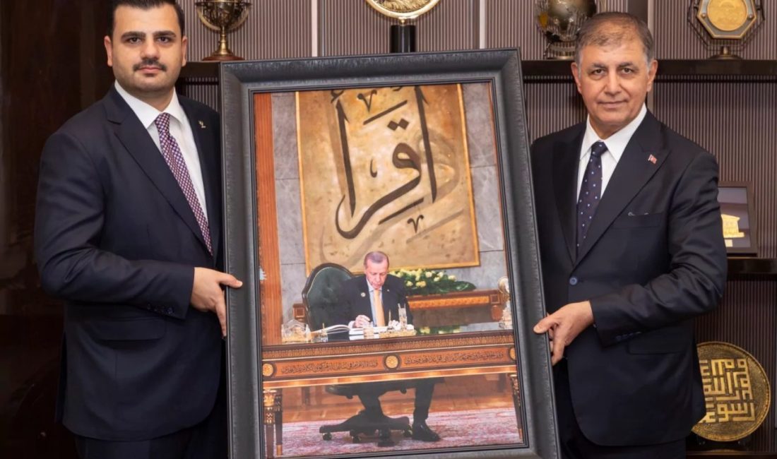 İzmir Büyükşehir Belediye Başkanı Dr. Cemil Tugay, AK Parti Genel