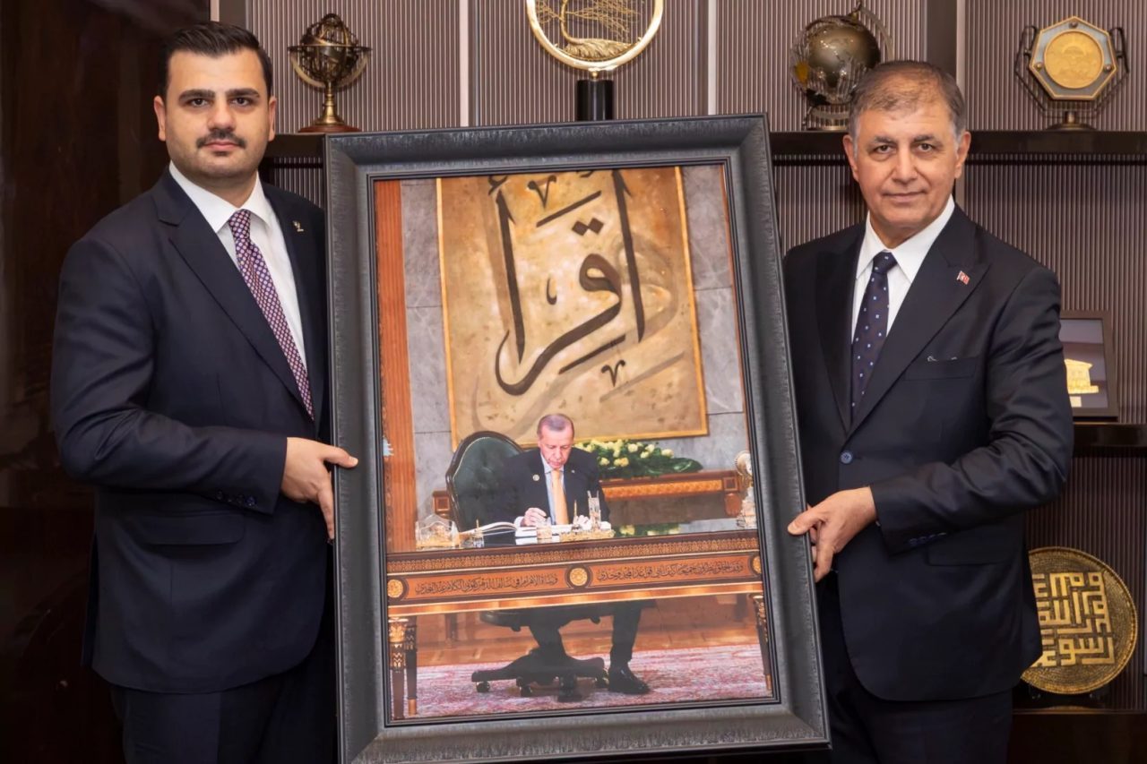 İzmir Büyükşehir Belediye Başkanı Dr. Cemil Tugay, AK Parti Genel