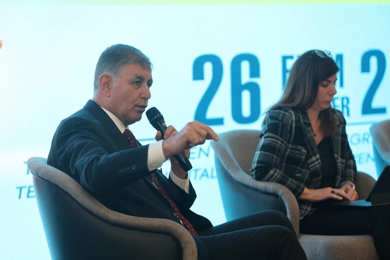 COP31’e hazırlık kapsamında Gaziantep’te düzenlenen yerel iklim eylemi toplantısında konuşan