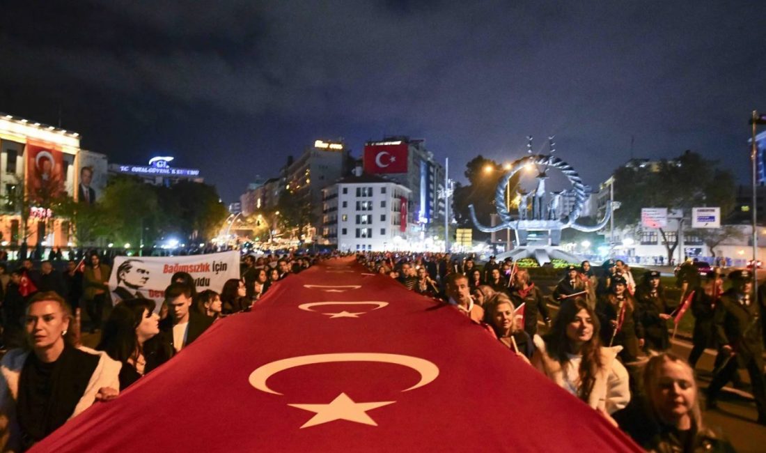Ankara Büyükşehir Belediyesi, Cumhuriyet'in 103'üncü yıl dönümünü Zafer Meydanı'ndan 2.
