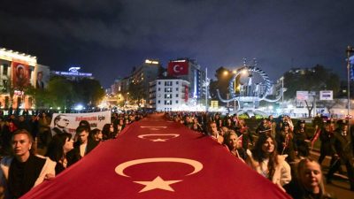 Ankara Büyükşehir Belediyesi, Cumhuriyet'in 103'üncü yıl dönümünü Zafer Meydanı'ndan 2.
