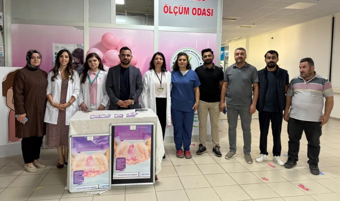 Meme Kanseri Farkındalık Ayı kapsamında Kozluk Devlet Hastanesi'nde bilgilendirme standı