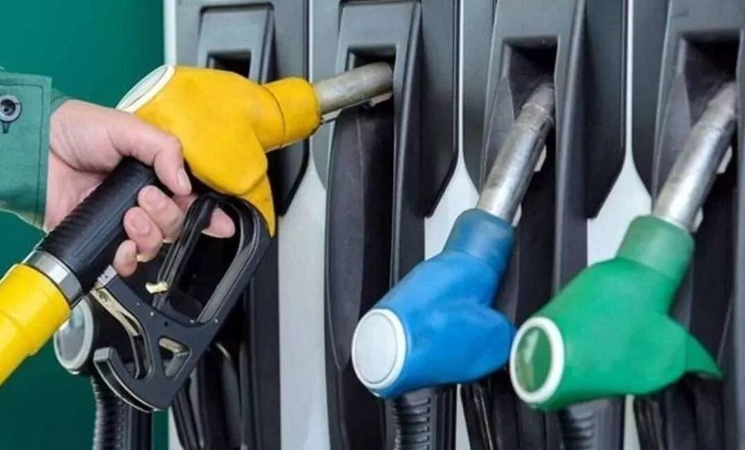 Brent petrol fiyatlarındaki gerilemenin ardından benzine Salı gecesi 4,30 lira