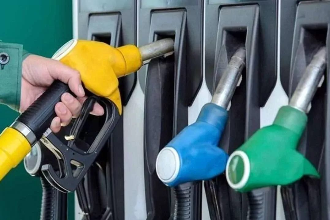 Brent petrol fiyatlarındaki gerilemenin ardından benzine Salı gecesi 4,30 lira