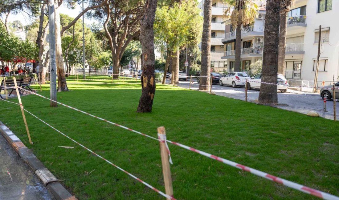 İzmir'de Bornova Belediye Başkanı Ömer Eşki, ilçenin sembol alanlarından Büyükpark’taki