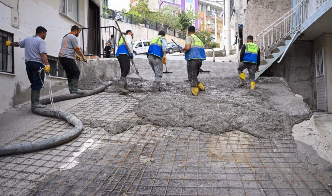 Bornova Belediyesi, ilçe genelinde yürüttüğü yol yapım ve yenileme seferberliği