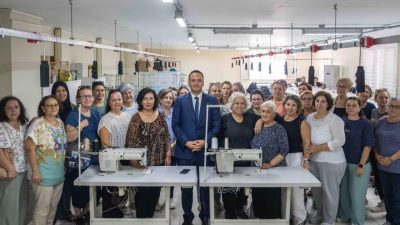 İzmir'de Bornova Belediye Başkanı Ömer Eşki, el sanatları ve ev