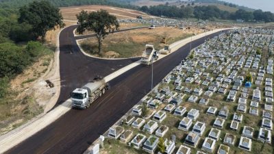 Bursa Büyükşehir Belediyesi, Kestel ilçesindeki Erdoğanköy Kent Mezarlığı’nın iç ve
