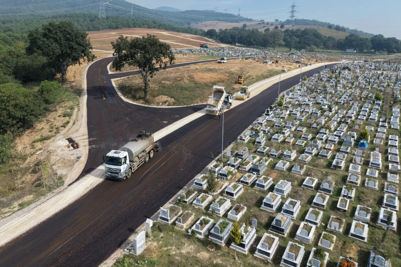 Bursa Büyükşehir Belediyesi, Kestel ilçesindeki Erdoğanköy Kent Mezarlığı’nın iç ve
