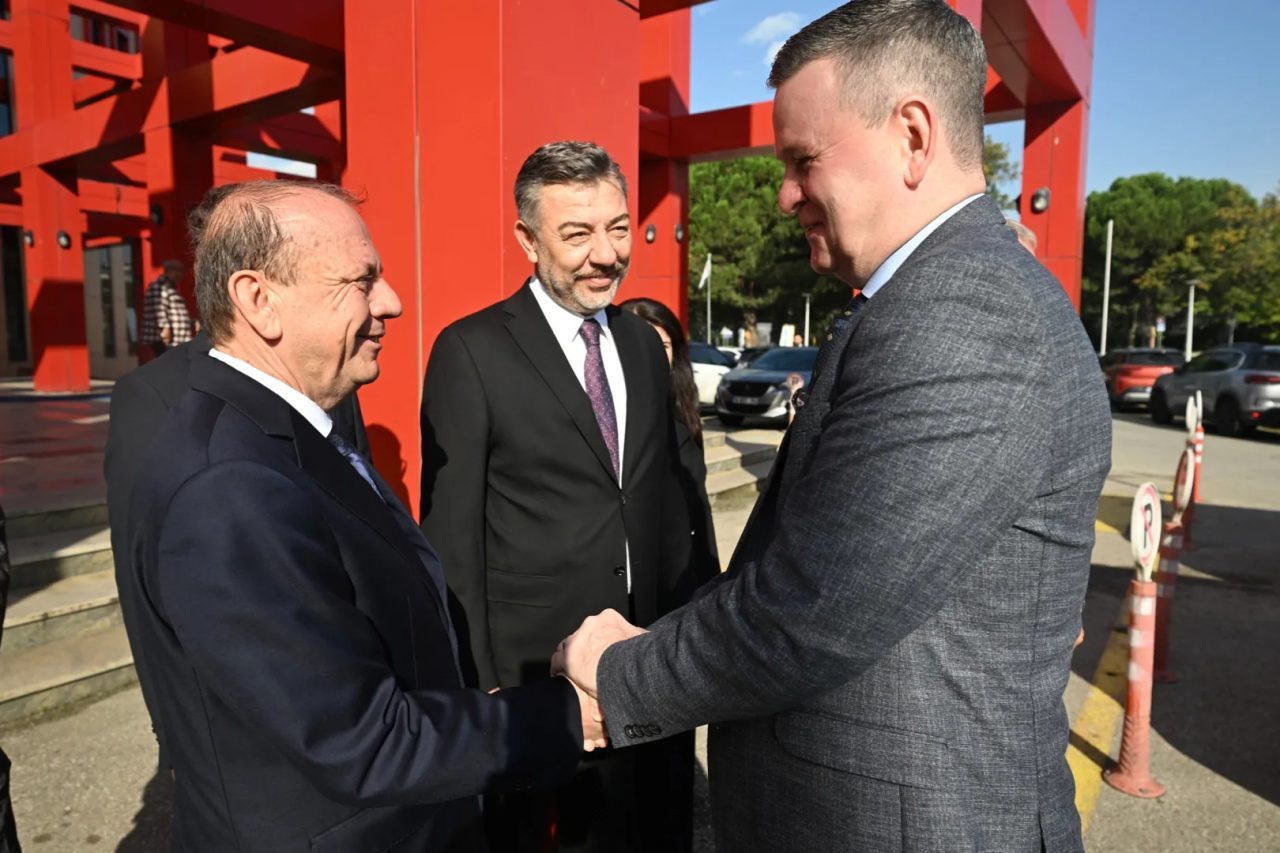 ABD İstanbul Başkonsolosu Michael Lally, BTSO’yu ziyaret ederek Bursa iş