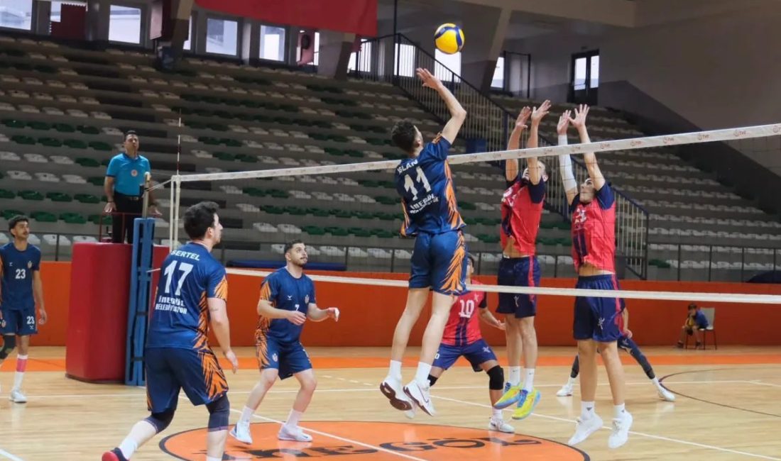 Bursa'da İnegöl Belediyespor Erkek Voleybol Takımı, ligin 5’inci haftasında Güner
