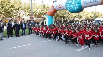 Bursa'da Nilüfer Belediyesi’nin Cumhuriyet’in 103’üncü yılı kutlamaları, geleneksel “Nilüfer Okullar