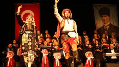 Cumhuriyet Bayramı kutlamaları kapsamında Nilüfer Belediyesi Türk Sanat Müziği Korosu