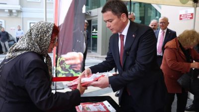 Osmangazi Belediyesi’nin 29 Ekim Cumhuriyet Bayramı etkinlikleri çerçevesinde vatandaşların yıpranan