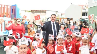 Bursa'da Osmangazi Belediyesi, Cumhuriyet’in kuruluşunun 103. yıl dönümünü kentin dört
