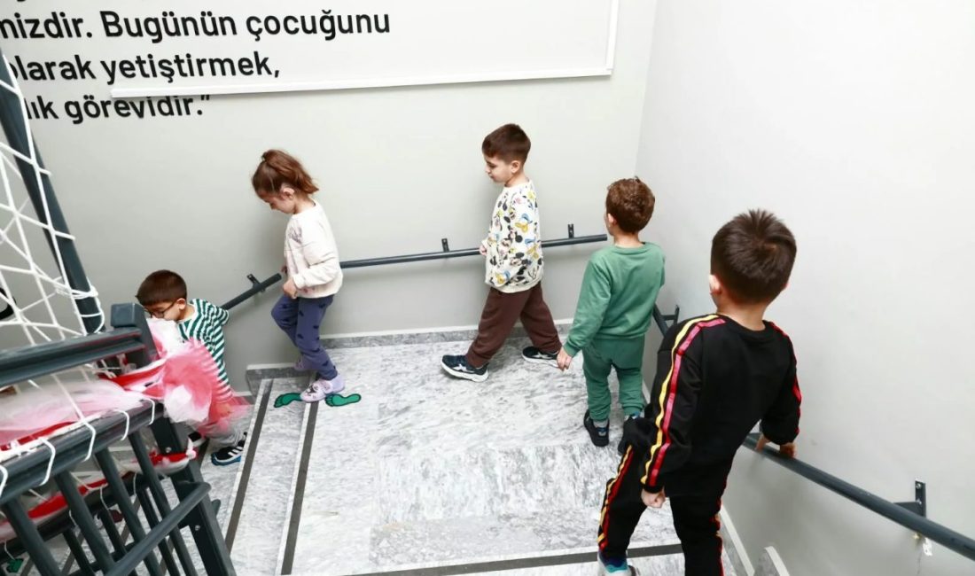 Afetlere karşı hazırlıklı bir toplumun temelinin bilinçli nesillerle atılacağı anlayışıyla