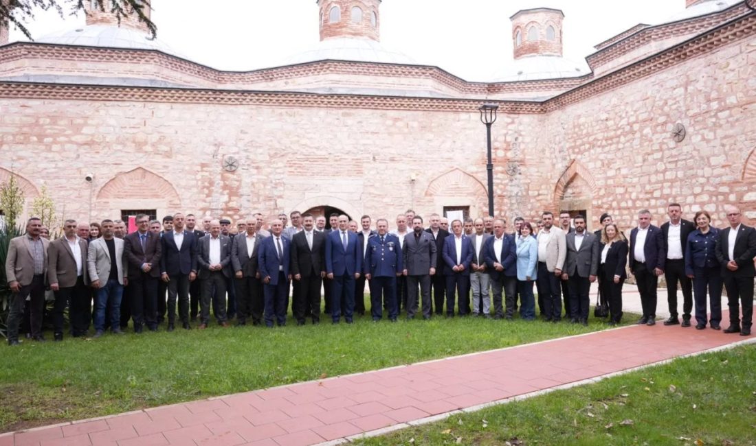 Yenişehir Belediye Başkanı Ercan Özel, 19 Ekim Muhtarlar Günü dolayısıyla
