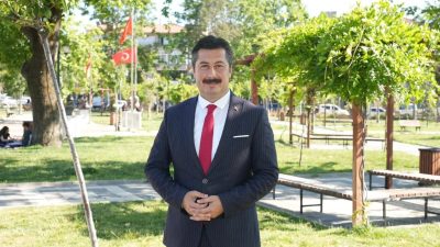 Bursa'da Yenişehir Belediye Başkanı Ercan Özel, Osmangazi Millet Bahçesi’nin bir