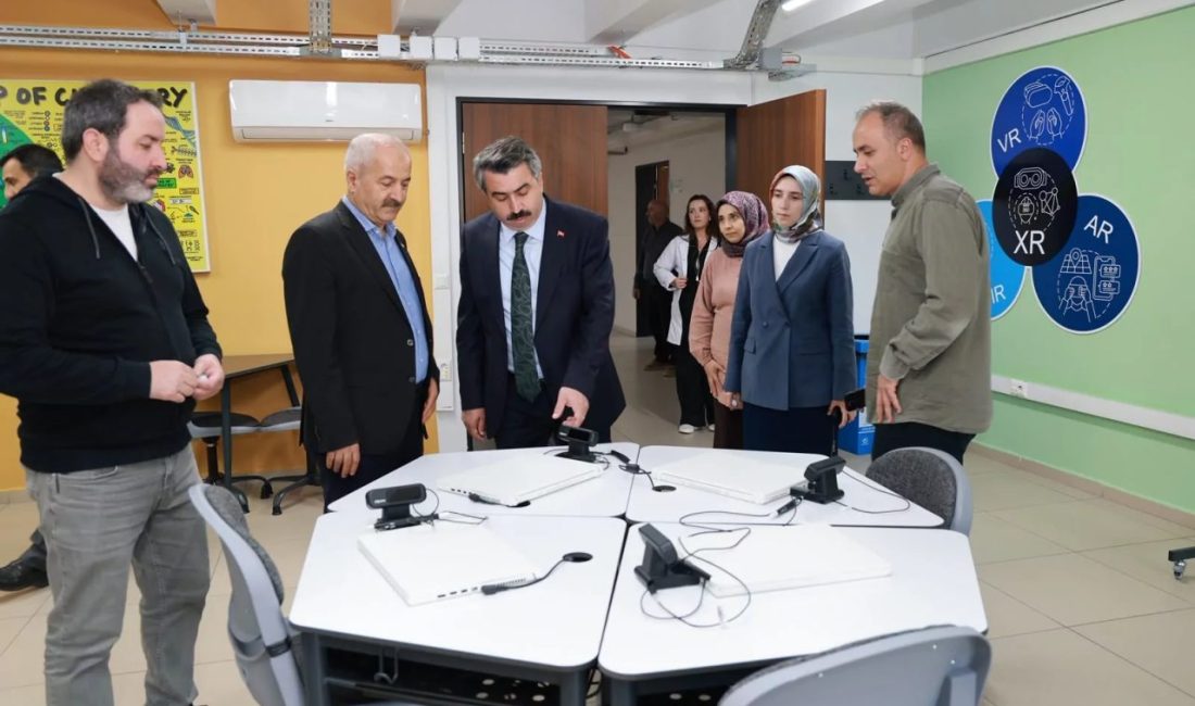 Bursa'da Yıldırım Belediye Başkanı Oktay Yılmaz, Gebze Belediye Başkanı Zinnur