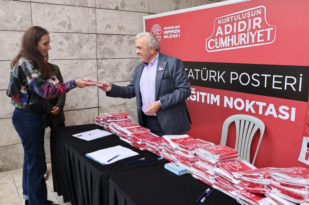Bursa'da Nilüfer Belediyesi, 29 Ekim Cumhuriyet Bayramı dolayısıyla vatandaşlara ücretsiz