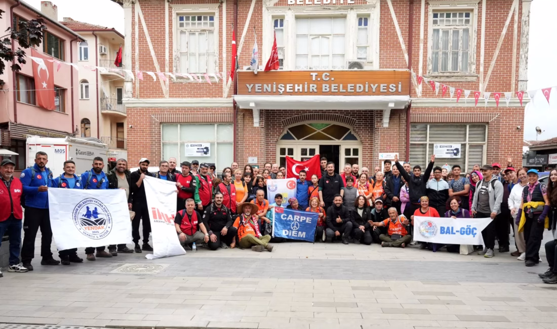 Yenişehir Belediyesi ile BAL-GÖÇ iş birliğinde düzenlenen doğa yürüyüşü yüzlerce