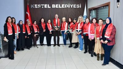 Bursa’nın farklı ilçelerinde görev yapan kadın muhtarlar, Kestel Belediye Başkanı