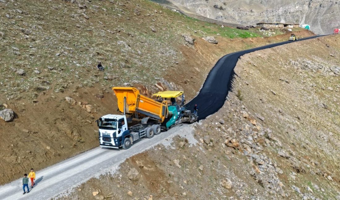 Van Büyükşehir Belediyesi, kentin en ücra yerleşim yerlerine de ulaşım