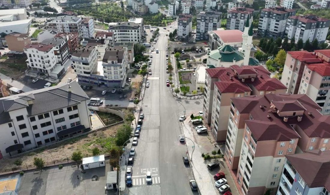 Kocaeli Büyükşehir Belediyesi, Çayırova’nın önemli ulaşım güzergâhlarından Bahriye Üçok Caddesi’ndeki
