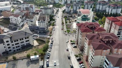 Kocaeli Büyükşehir Belediyesi, Çayırova’nın önemli ulaşım güzergâhlarından Bahriye Üçok Caddesi’ndeki