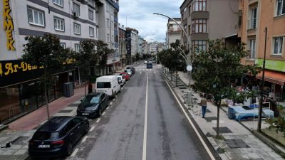 Kocaeli Büyükşehir Belediyesi, Çayırova’nın önemli ulaşım güzergâhlarından Adnan Kahveci Caddesi’ni