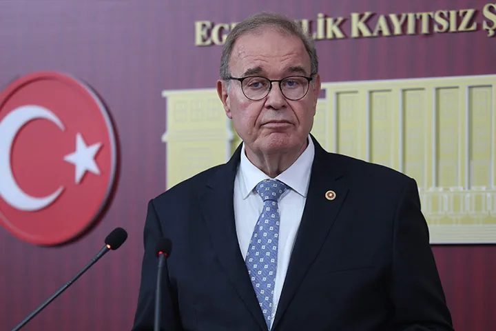 CHP Grup Başkanı Faik Öztrak, Meclis’te düzenlediği basın toplantısında fon