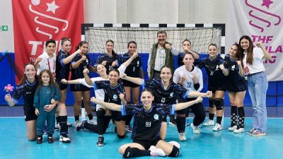 MERSİN- Toroslar Belediyesi Spor Kulübü, kadın hentbol ve voleybol takımlarının