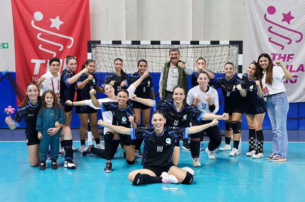 MERSİN- Toroslar Belediyesi Spor Kulübü, kadın hentbol ve voleybol takımlarının