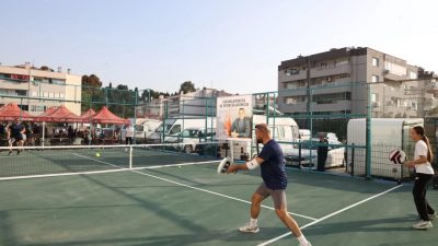 Çiğli Belediyesi’nin Cumhuriyet’in 103. kuruluş yıl dönümü kapsamında düzenlediği spor