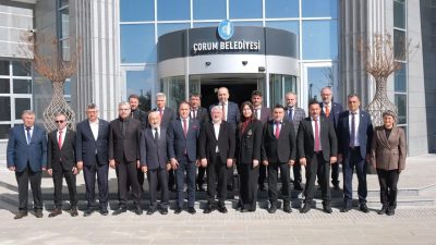 Çorum Belediye Başkanı Halil İbrahim Aşgın, muhtarlarla bir araya gelerek