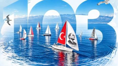 İzmir, Cumhuriyet’in 103’üncü yıl dönümünü fener alayı, havai fişek gösterileri