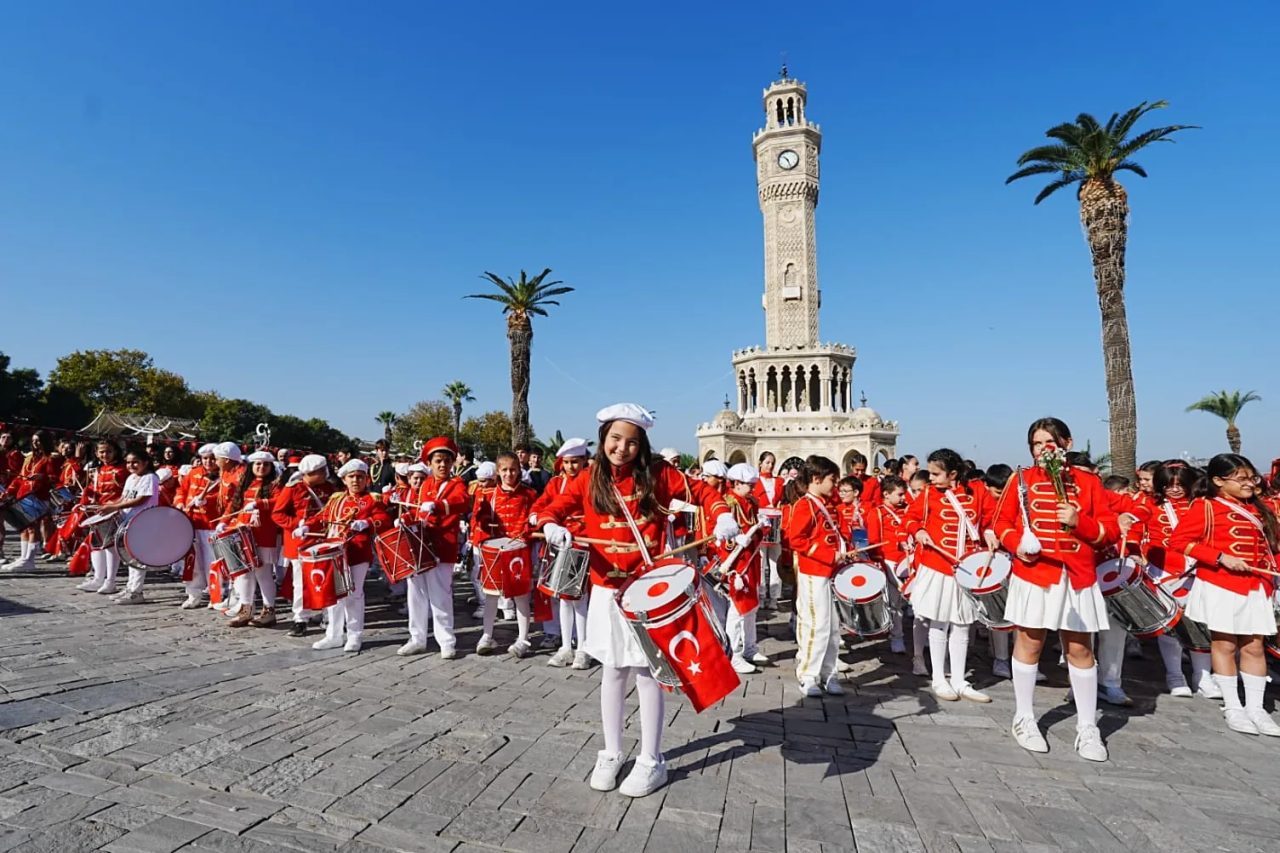 Cumhuriyetimizin kuruluşunun 103. yıl dönümü kutlamaları kapsamında İzmir Valiliğinin himayelerinde