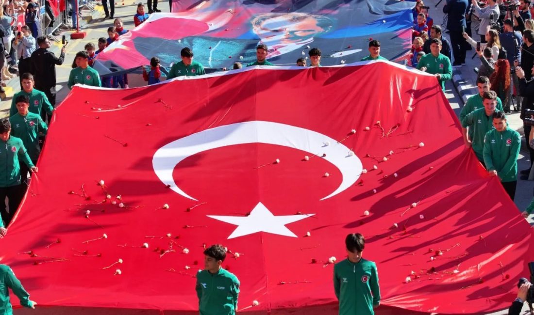 Manisa Büyükşehir Belediyesi, Cumhuriyetin 103. yıl dönümünü kent genelinde düzenleyeceği