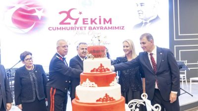 29 Ekim Cumhuriyet Bayramı kutlamaları kapsamında İzmir Büyükşehir Belediye Başkanı