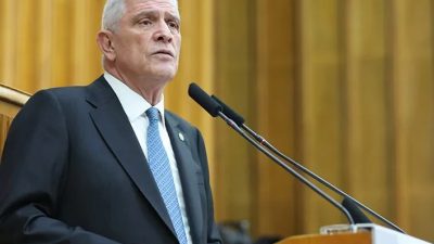 İYİ Parti Genel Başkanı Müsavat Dervişoğlu, partisinin TBMM'deki grup toplantısındai