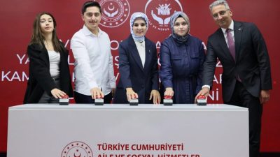 Aile ve Sosyal Hizmetler Bakanı Mahinur Özdemir Göktaş, kura töreninde